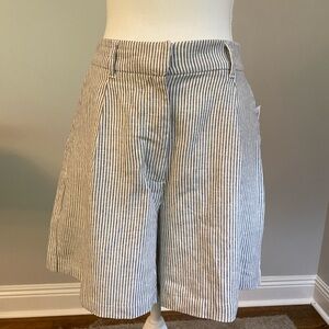 Old Navy Women's Striped Gray Bermudas NWT